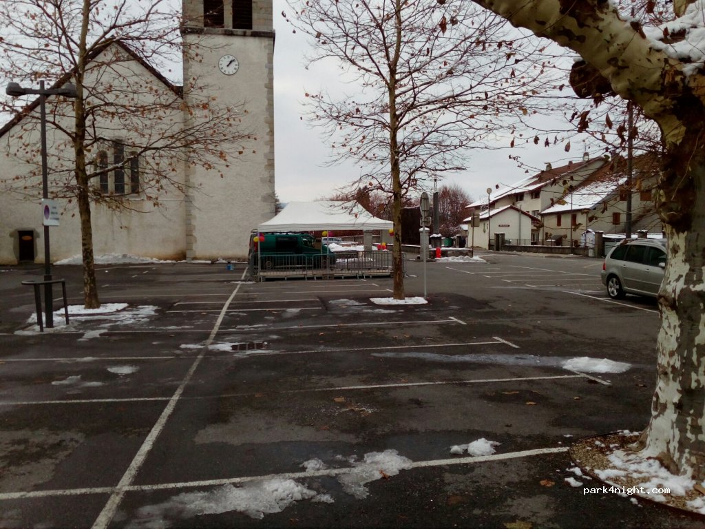 (74800) Saint-Pierre-en-Faucigny - 30 Place de l'Église — foto 3