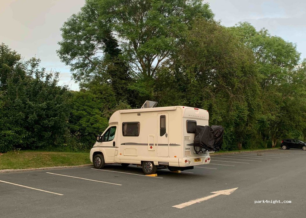 Lakeside Car Park — foto 2