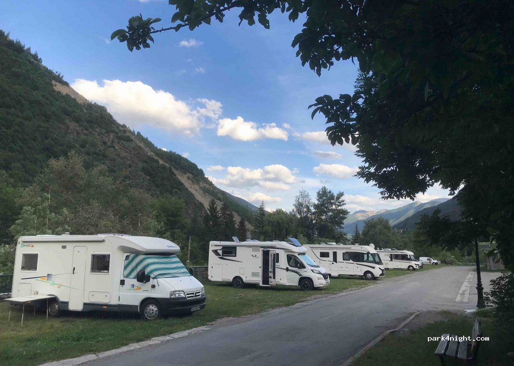 (06660) Saint-Étienne-de-Tinée - Boulevard Maurice Rovery — foto 2