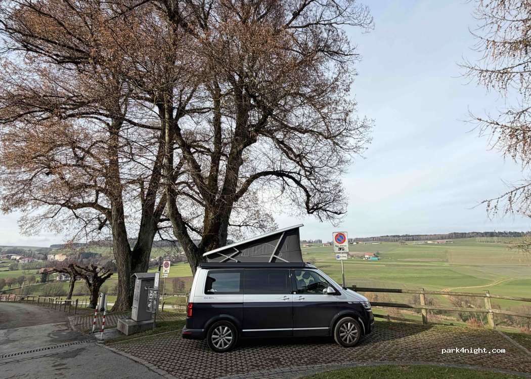 Wohnmobilstellplatz am Fuss der Stadtmauer — foto 5