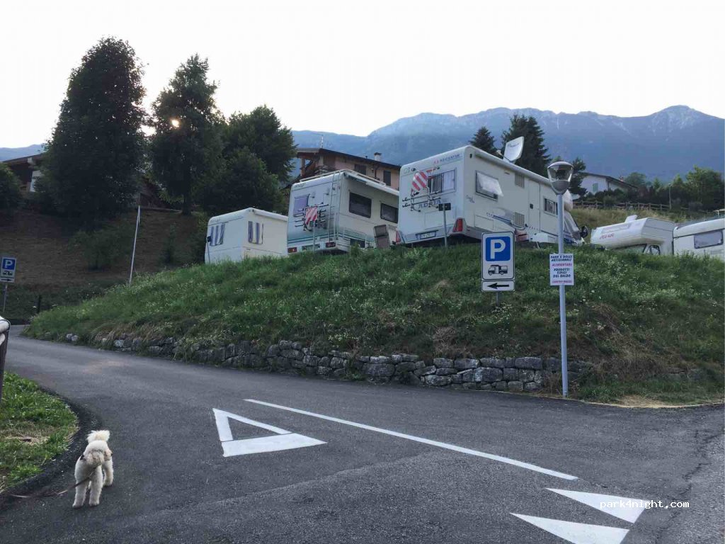 (37020) Ferrara di Monte Baldo - 1 Via Chiesa — foto