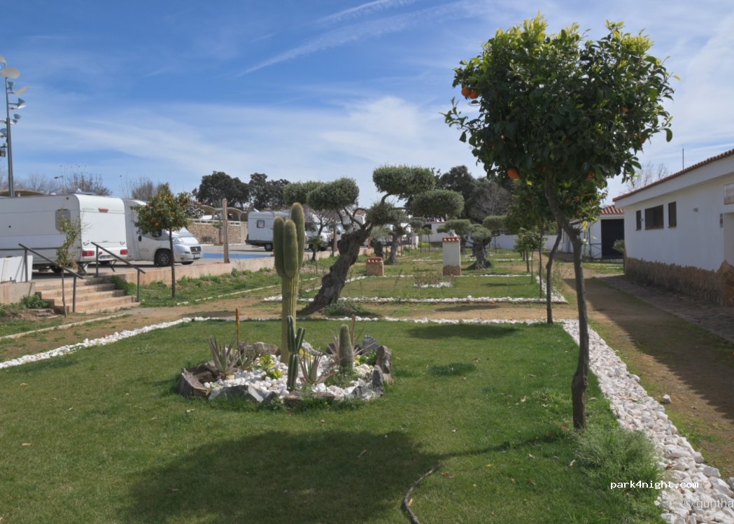 (21220) Higuera de la Sierra - 93 Avenida de la Cabalgata — foto 2