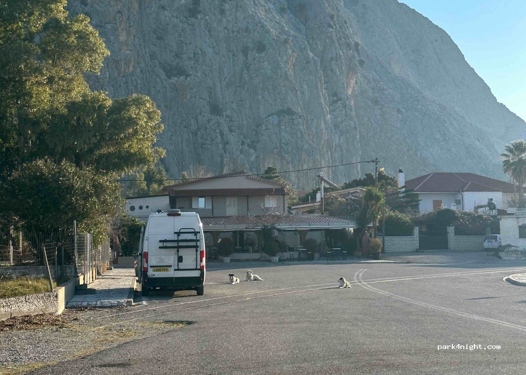 (300 14) Krionéri  - Unnamed Road — foto