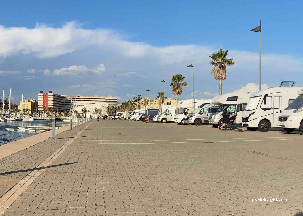 Area de Autocaravanas Alcaidesa Marina — foto 2