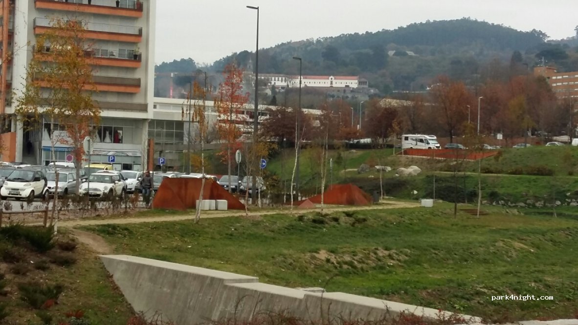 (4810) Guimarães - Rua do Rei Pegu — foto 2