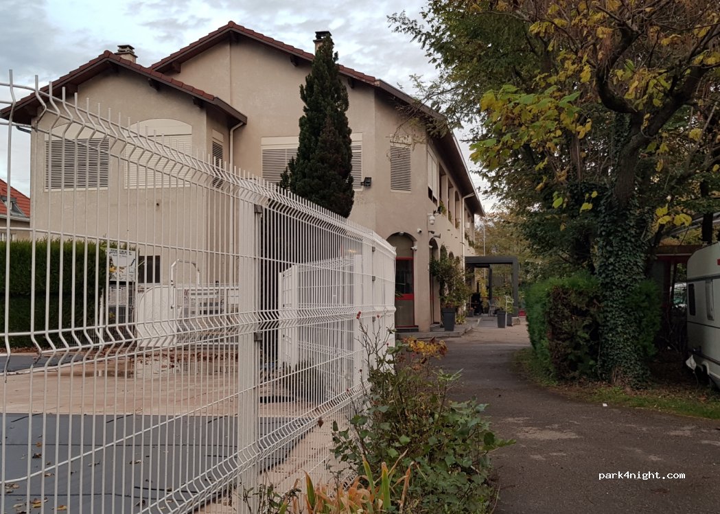 Camping Les Trois Pucelles — foto