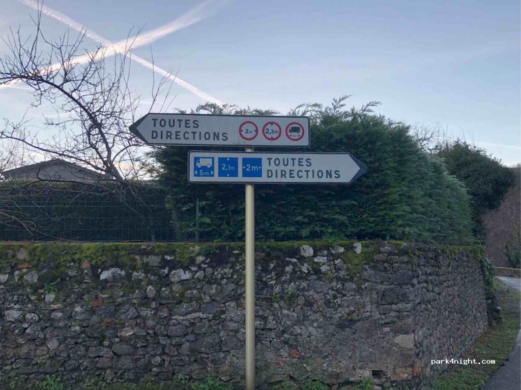 (31510) Saint-Bertrand-de-Comminges - 149 La ville — foto 3