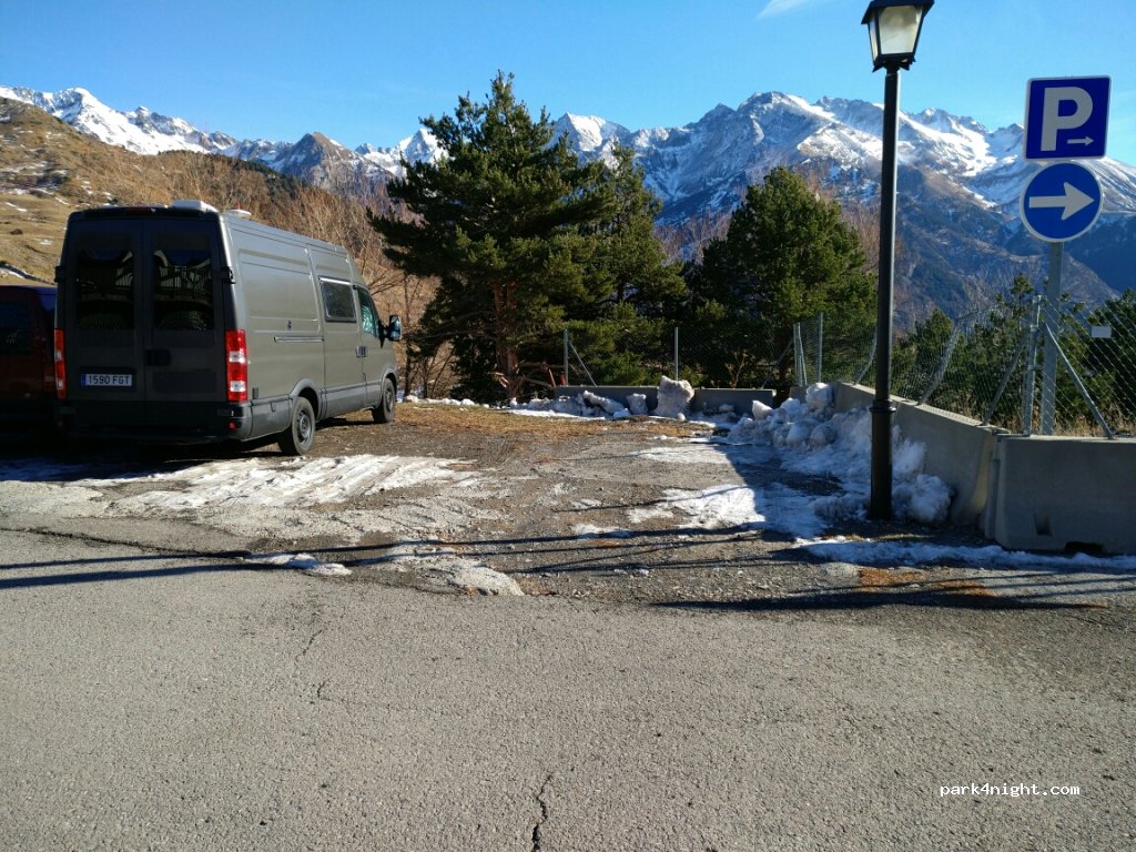 (22640) Formigal - Plaza Corona de Aragón — foto