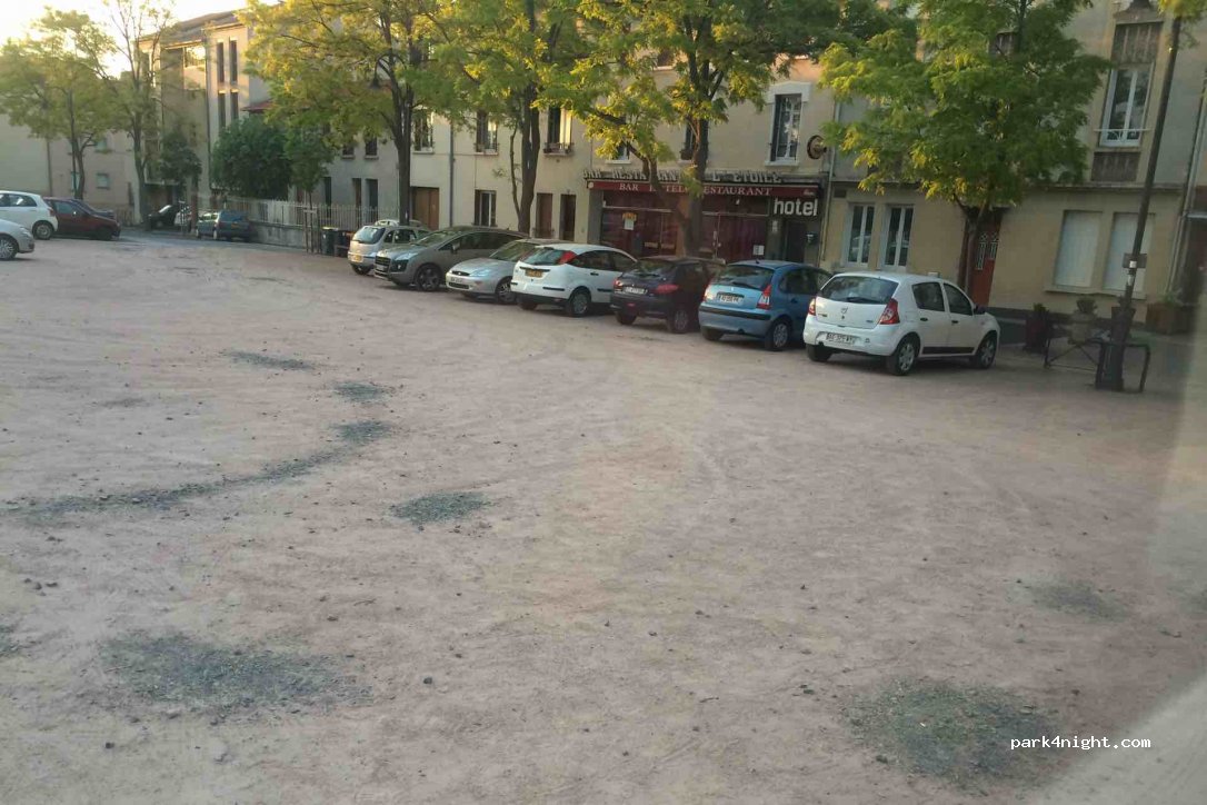(63100) Clermont-Ferrand - 18 Place de la Rodade — foto 2