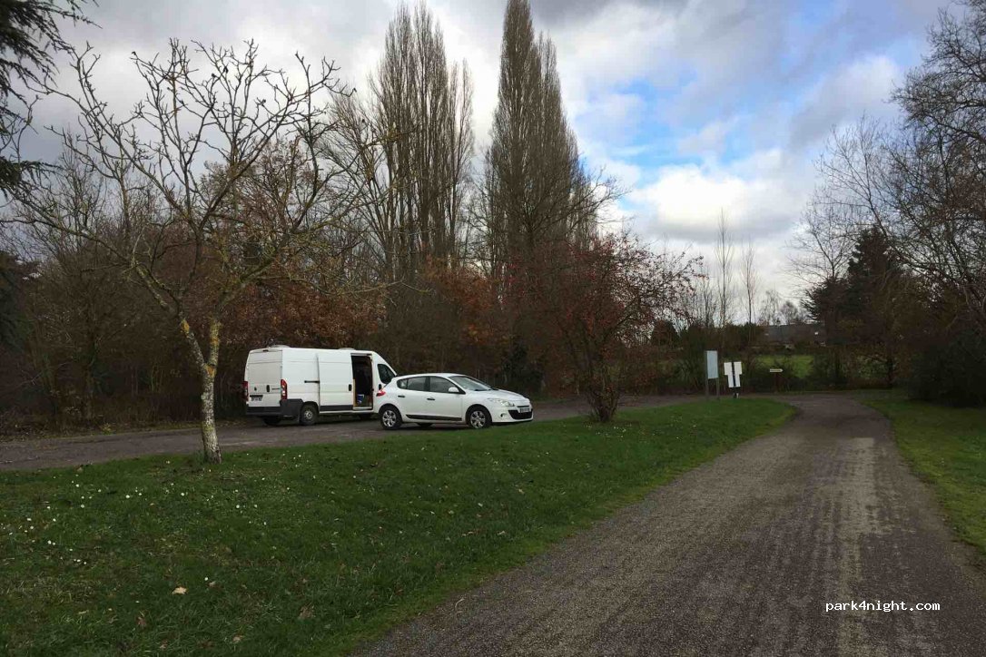 (35170) Bruz - 4-16 Chemin de Halage — foto