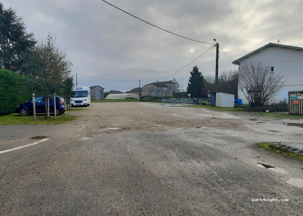 (47180) Jusix - Bourg — foto