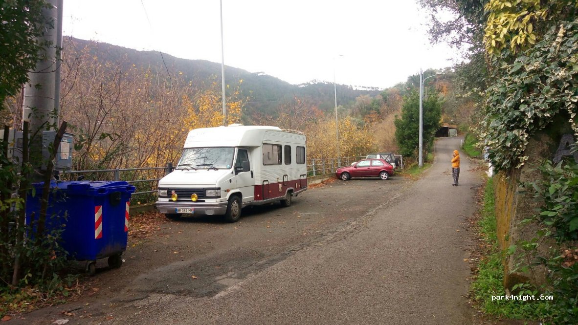 (19015) Levanto - Unnamed Road — foto