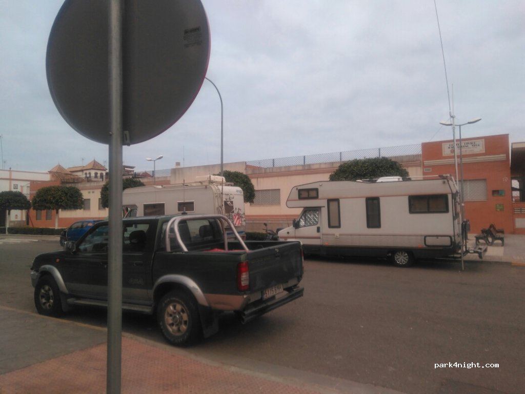 (41310) Brenes - 37 Calle Pablo Neruda — foto 3