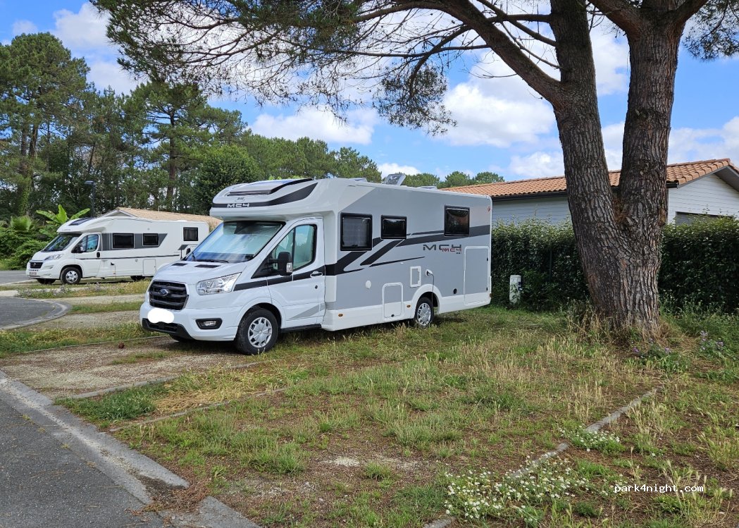 Aire de Camping Car du Lac de Cazaux — foto 3