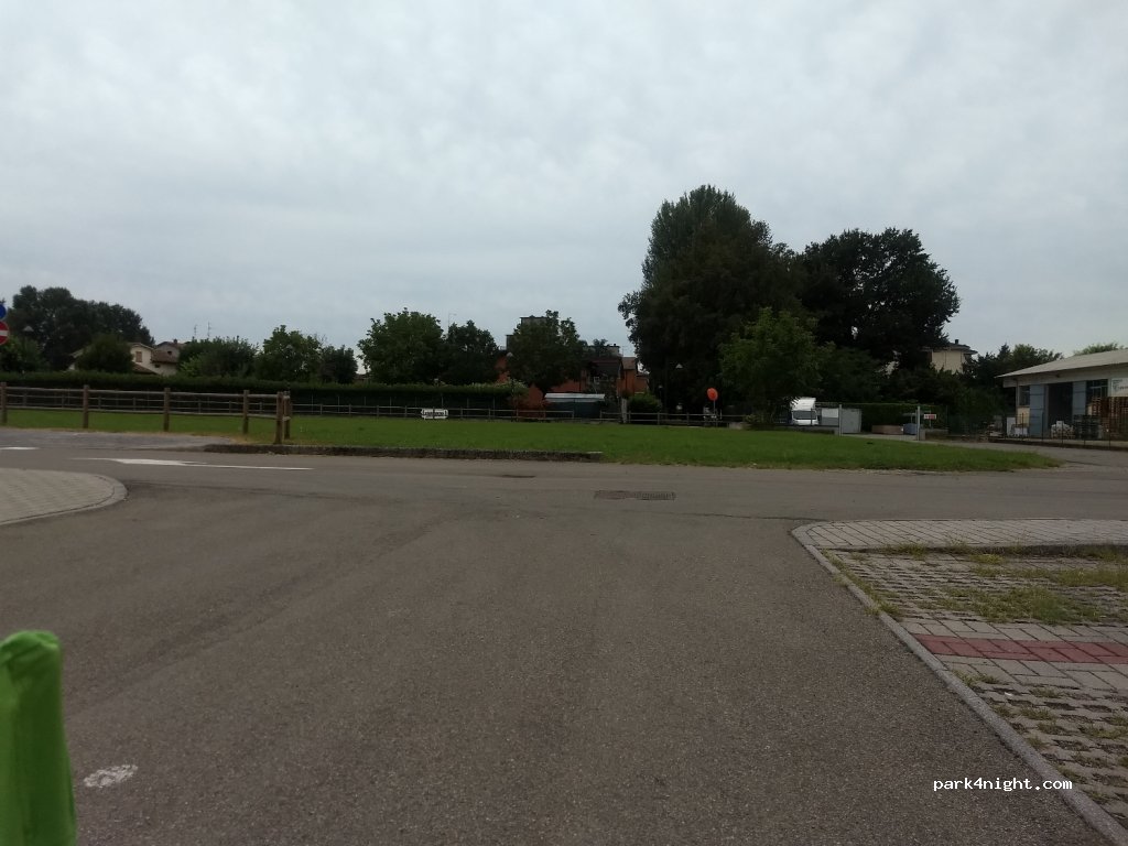 Area Sosta Camper Service Sorbolo — foto 2