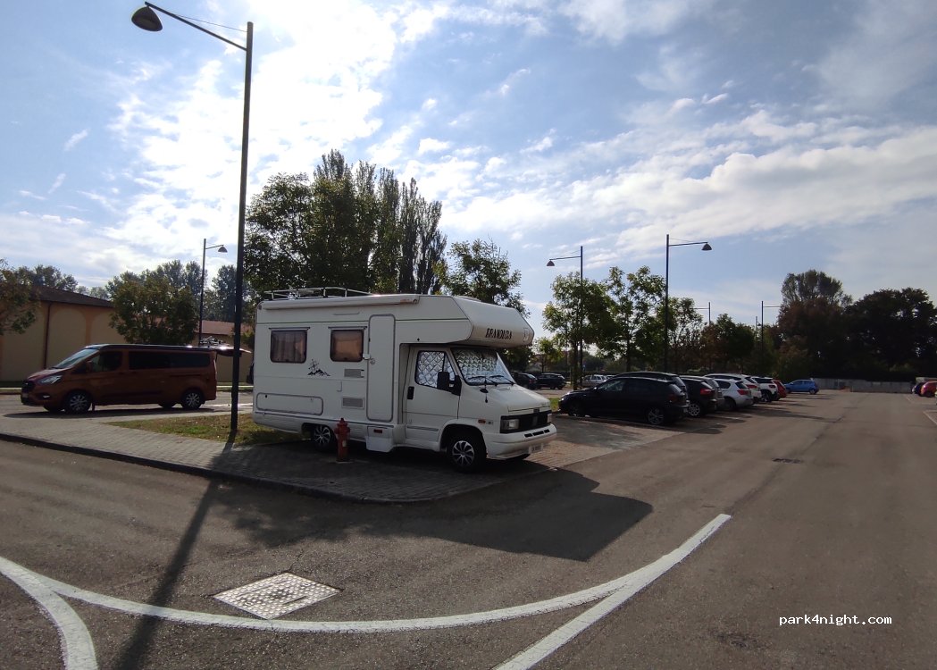 Area Sosta Camper Service Sorbolo — foto 4