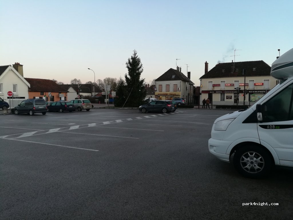 (10260) Saint-Parres-lès-Vaudes - 2 Rue Sainte-Catherine — foto 2