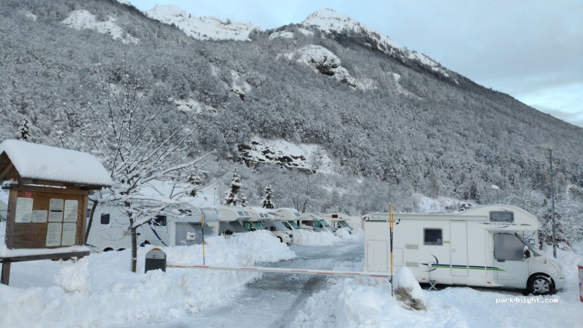 Area sosta camper Aviano — foto