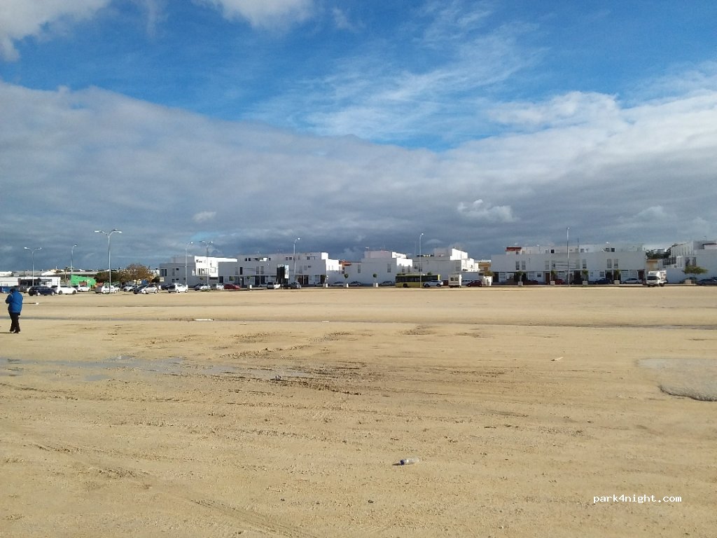 (11130) Chiclana de la Frontera - 8 Avenida de la Longuera — foto 2