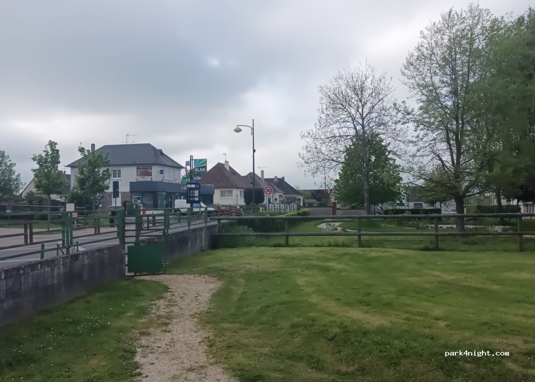 (14290) Saint-Cyr-du-Ronceray - 32 Rue de Copplestone — foto 4