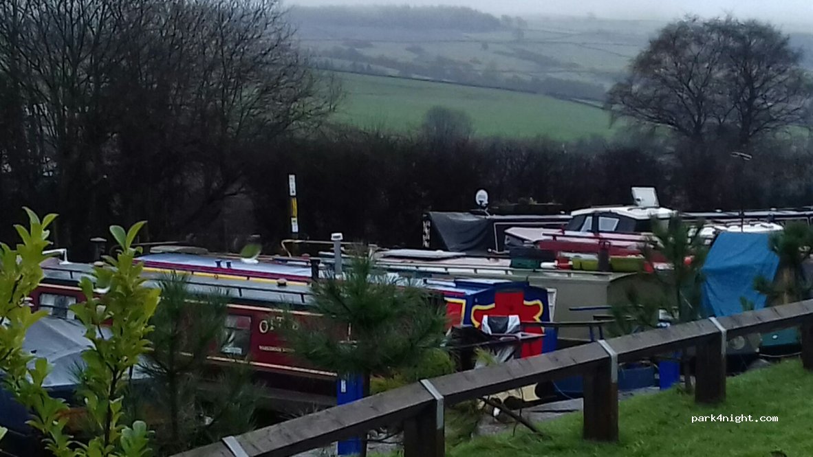 New Mills Marina — foto