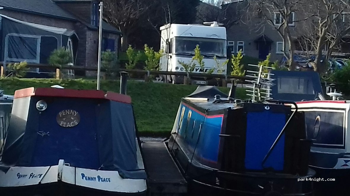 New Mills Marina — foto 3