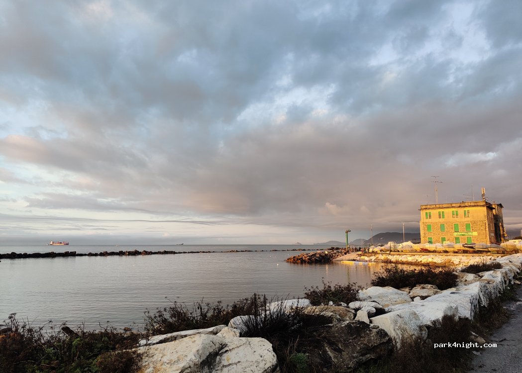 (54100) Massa - 22 Viale Lungomare di Ponente — foto 4