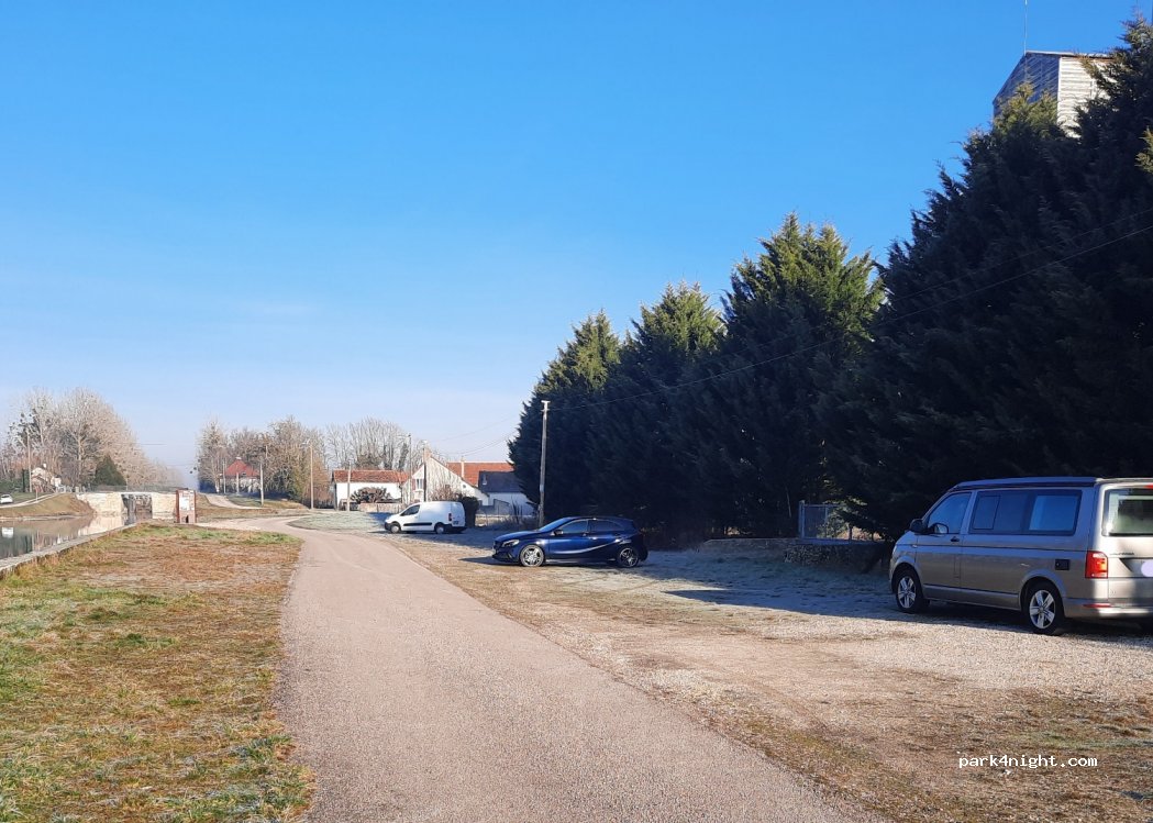 (21110) Longecourt-en-Plaine - 3 Chemin de Halage — foto