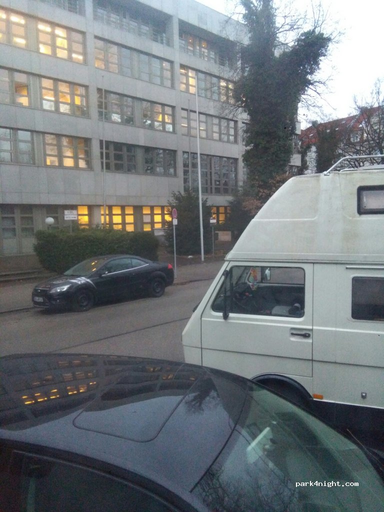 (81369) München - 34 Fallstraße — foto