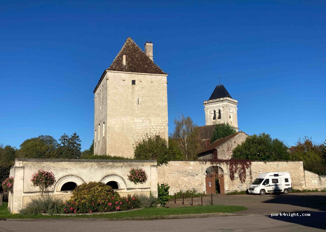 (89460) Cravant - Rue du Donjon — foto 5