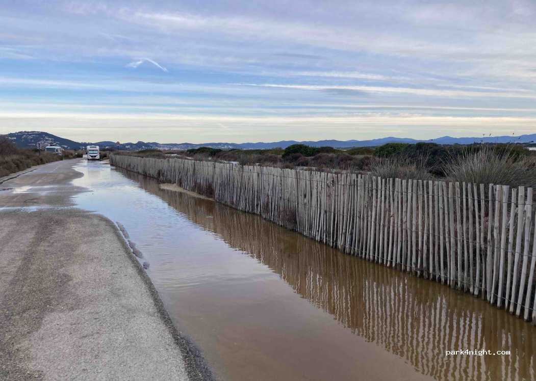 (83400) Hyères - Route du Sel — foto 4