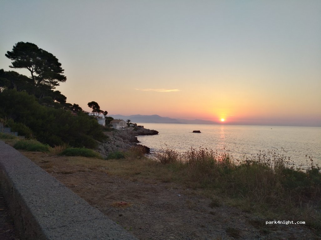 (06160) Antibes - 1351-1683 Boulevard de Bacon — foto