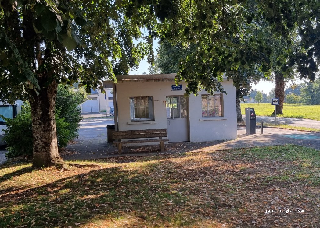 Aire de camping-car LANOUAILLE — foto 3