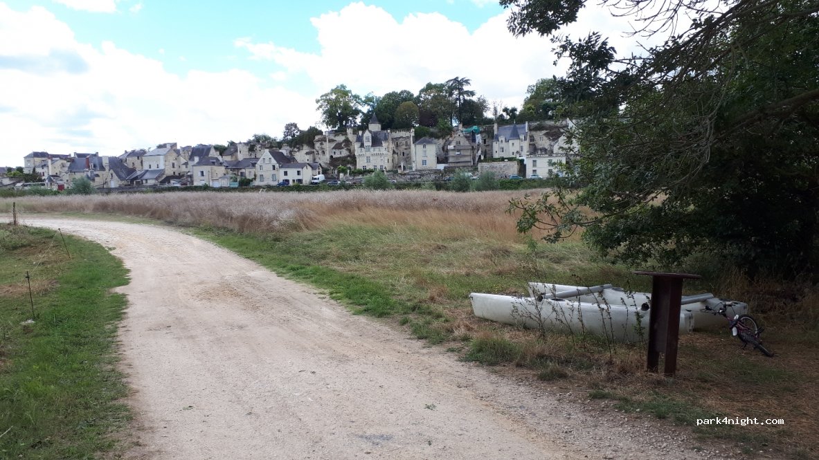 (49400) Souzay-Champigny - 90 Route des Ducs d'Anjou — foto 3