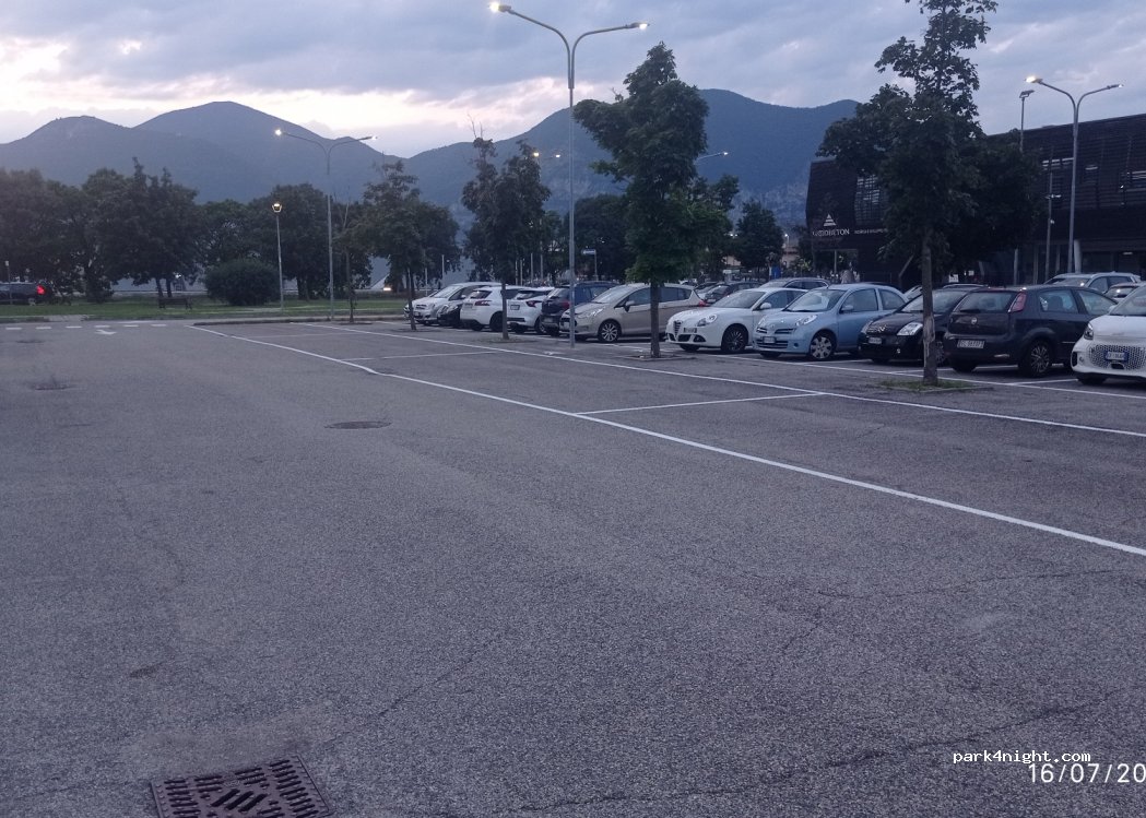 (25049) Iseo - Viale Europa — foto