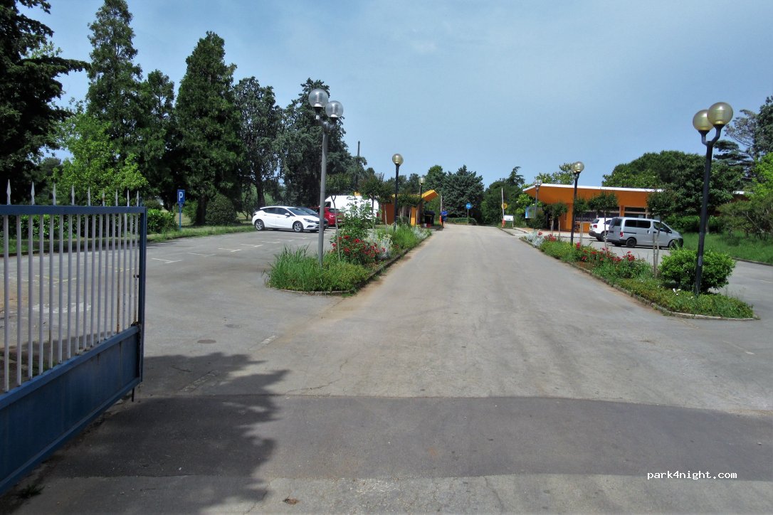 Autokamp Veli Jože*** — foto