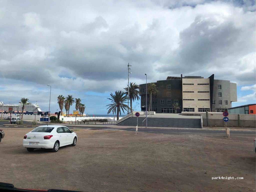 (35600) Puerto del Rosario - Paraje Carretera Playa Blanca — foto 2
