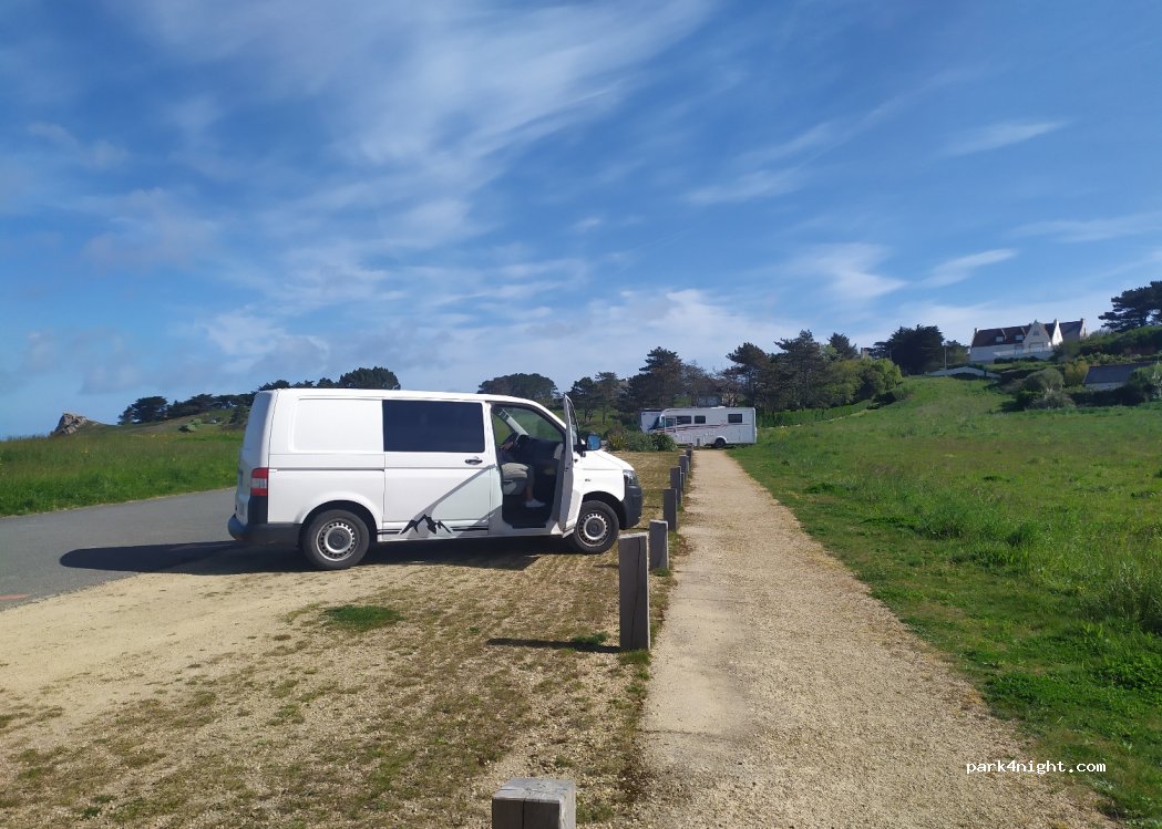 (29630) Plougasnou - 50 Route de Perherel — foto