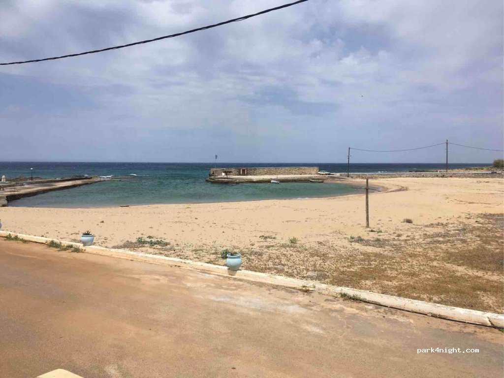 (243 00) Agia Kiriaki - Eparchiaki Odos Filiatron-Korifasiou — foto
