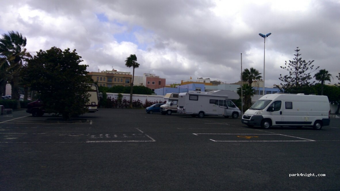 (35118) Arinaga - 98 Avenida Polizón — foto 3