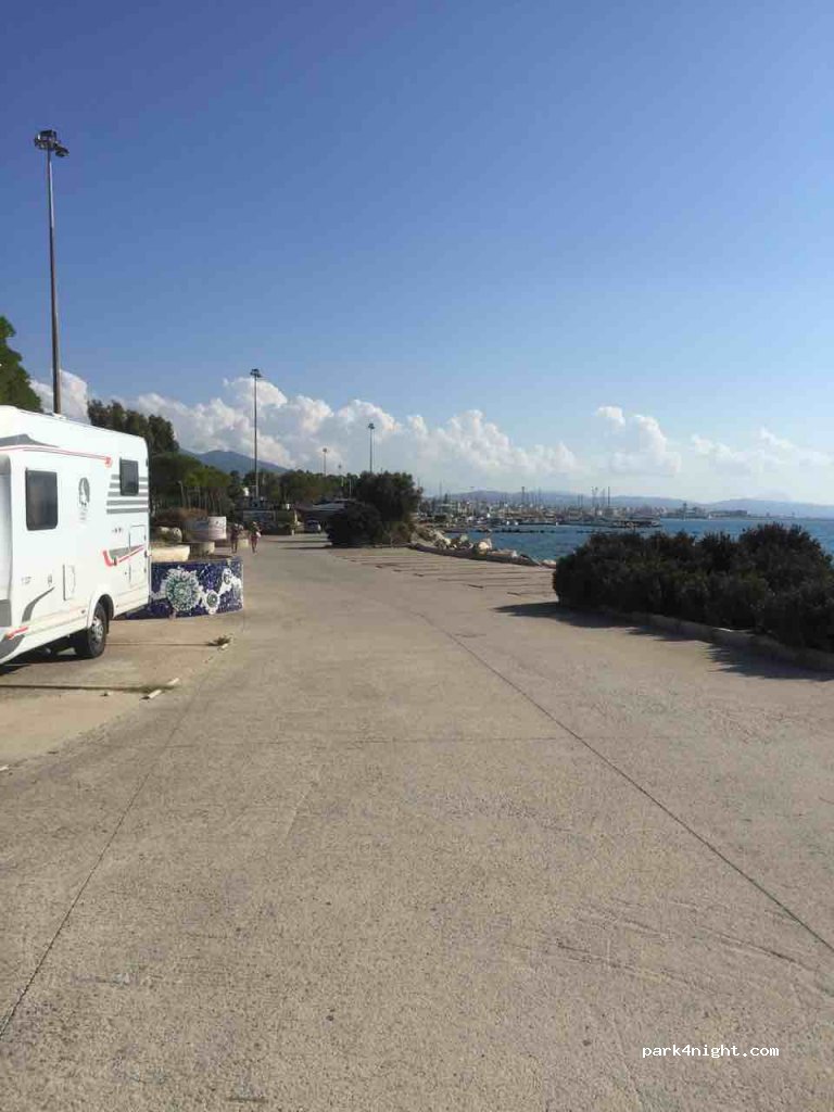(264 42) Patra - 92 Iroon Politechniou — foto
