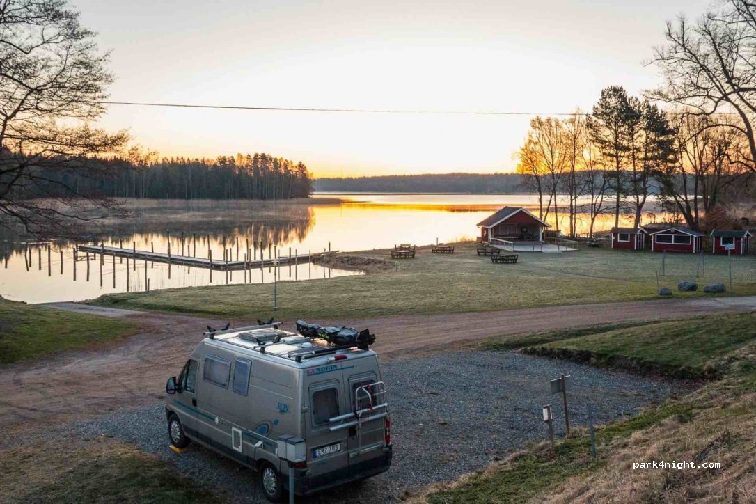 (660 40) Liljedals Båthamn - 2 Budavägen — foto