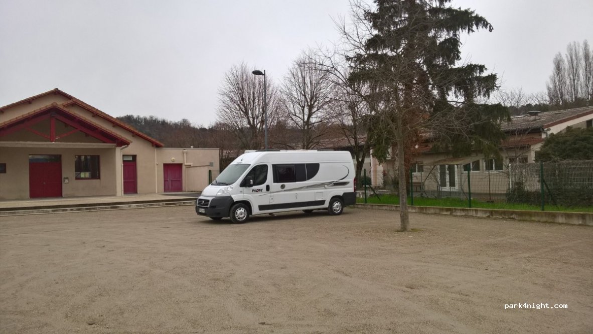 (26750) Triors - 1 Place de la Saint-Vincent — foto