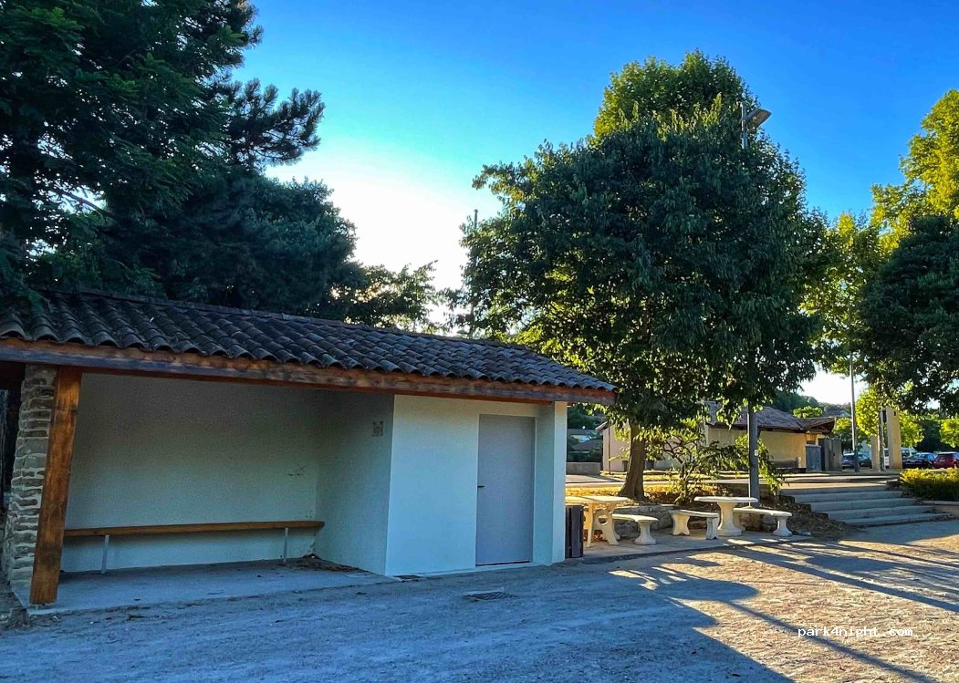 (26750) Triors - 1 Place de la Saint-Vincent — foto 3