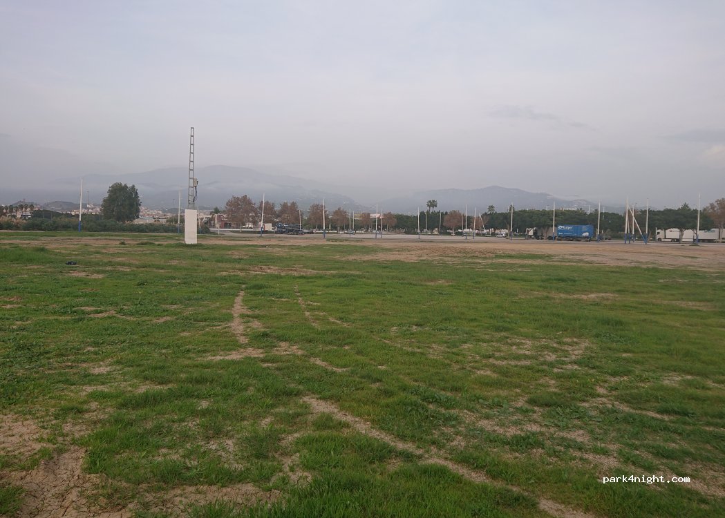(29740) Vélez-Málaga - 48 Avenida del Rey Juan Carlos I — foto 3