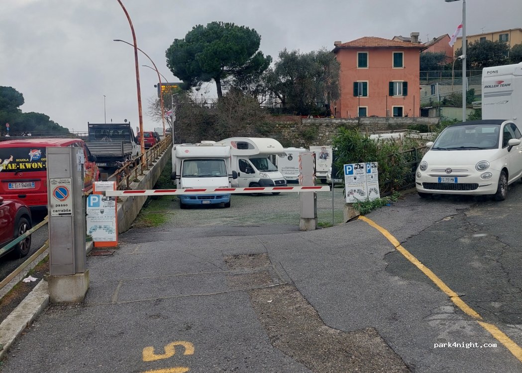 Area Sosta Camper a Genova di Pons — foto 2
