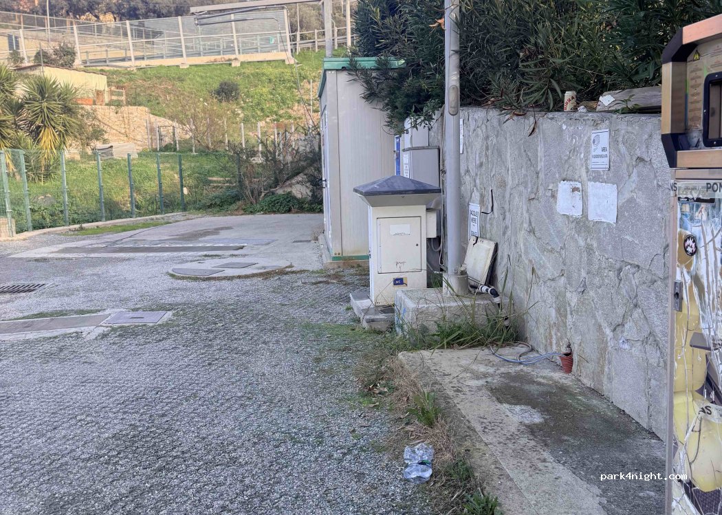 Area Sosta Camper a Genova di Pons — foto 5