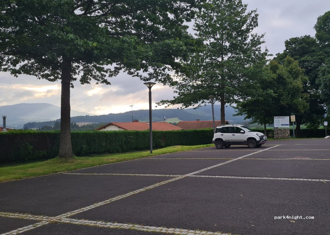 (63250) Celles-sur-Durolle - Impasse de la Fontaine du Thuy — foto 3