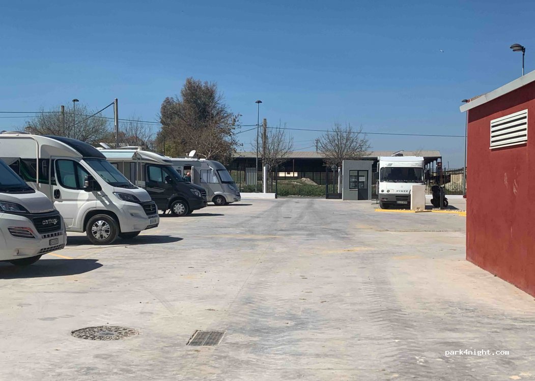 Área de Autocaravanas Puebla de Cazalla — foto 4