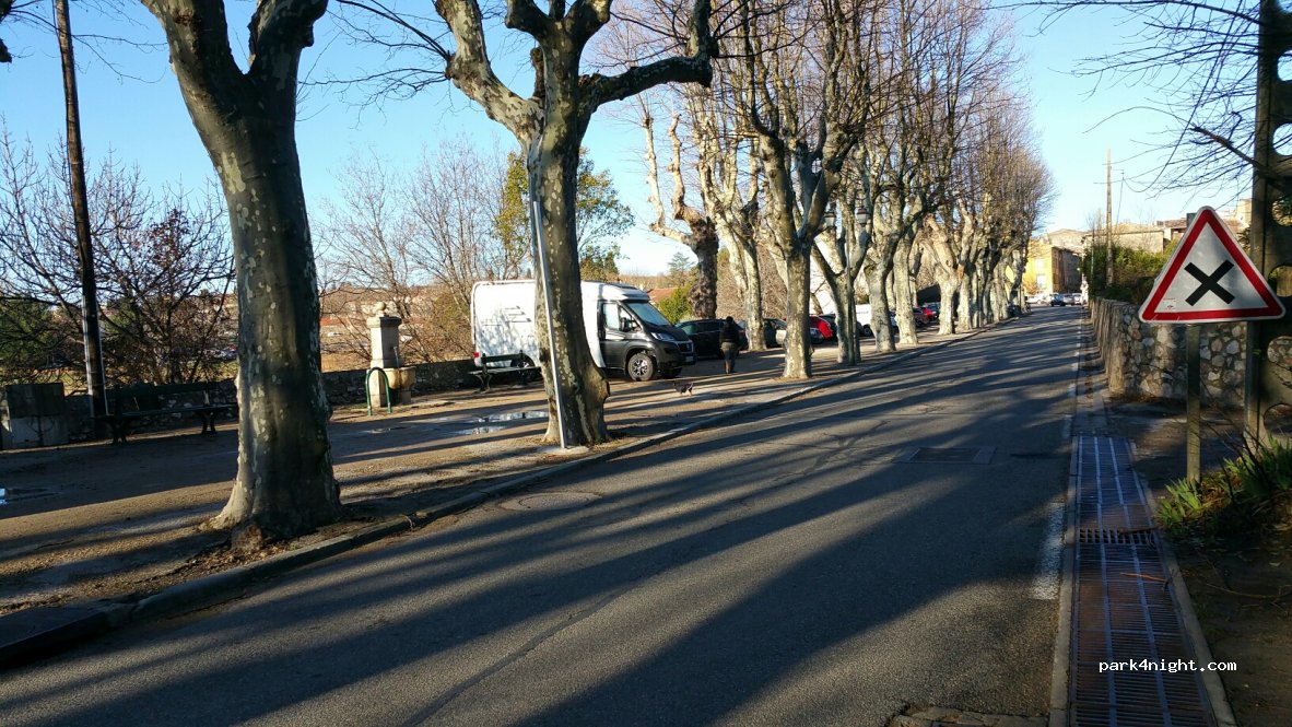 (83630) Aups - 188 Allée Charles Boyer — foto
